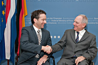 Minister Dijsselbloem en zijn Duitse ambtsgenoot Schäuble tijdens een kennismakingsoverleg in Berlijn